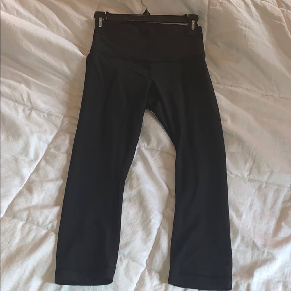 Lululemon black crop legging